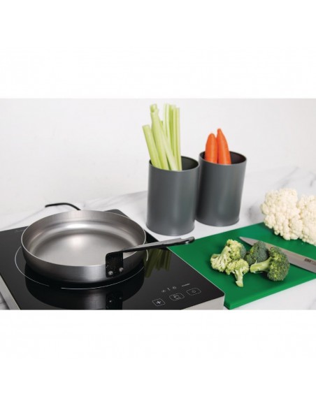 Vogue Omelette Pan 8in