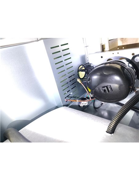 221065 - 3 Door Freezer Counter with Backsplash - 346L (SNACK3200BT)