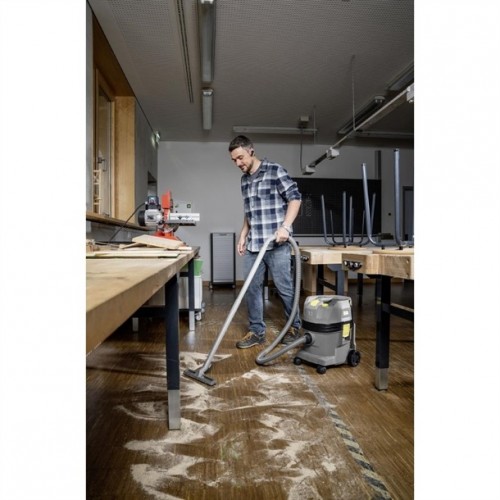 Karcher Battery Wet and Dry Vacuum NT...