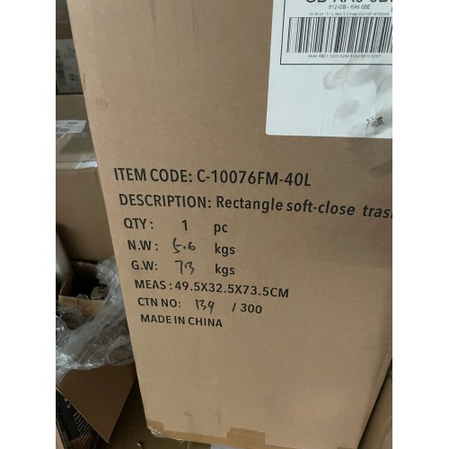 A GRADE Rectangular Soft Close Pedal...