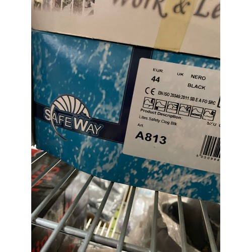 A GRADE Lites Unisex Safety Clogs...