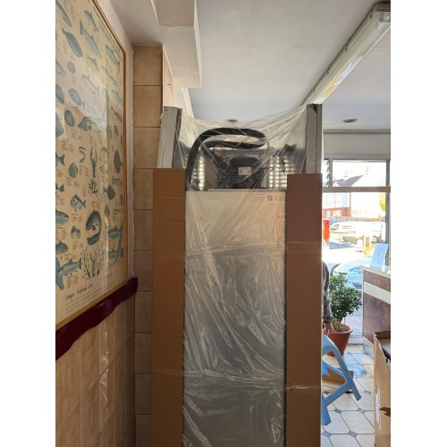 A GRADE-Commercial Refrigerator...