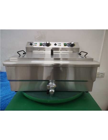 Commercial Electric Countertop Fryer 6kW Twin Tank | Stalwart DA-VEF301V