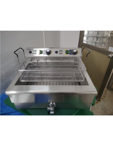Commercial Electric Countertop Fryer 6kW Twin Tank | Stalwart DA-VEF301V