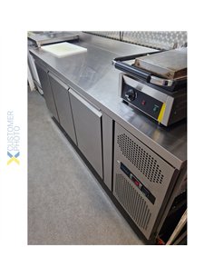 Professional Refrigerated Counter with Upstand 3 Doors Depth 600mm | Stalwart DA-THSNACK3200TNEC 2